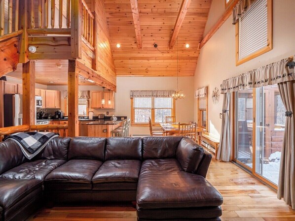 Een smart-tv en een open haard