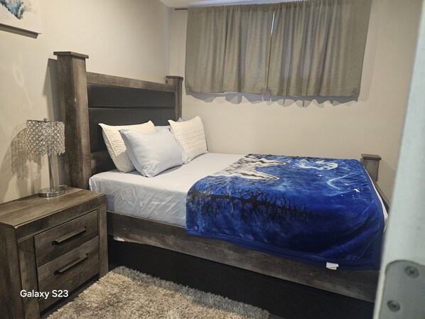 1 bedroom, desk, iron/ironing board, WiFi