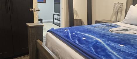 1 bedroom, desk, iron/ironing board, WiFi