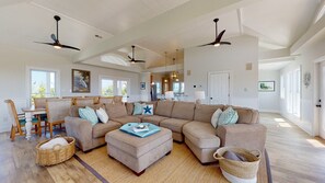 Living area - Sundancer - BHI and Shoal's Club available! (Bald Head Island)