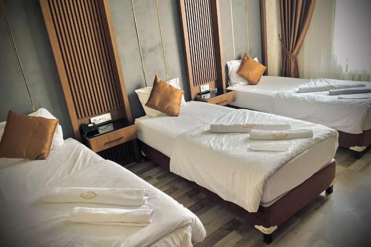 Triple Room | Äänieristys, silitysrauta/-lauta, ilmainen Wi-Fi