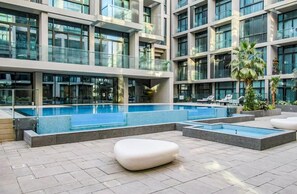 Apartment | 1 bedroom - Elite LUX Holiday Homes - Luxurious 1BR Suite in Signature Livings JVC - Dubai (Dubai)