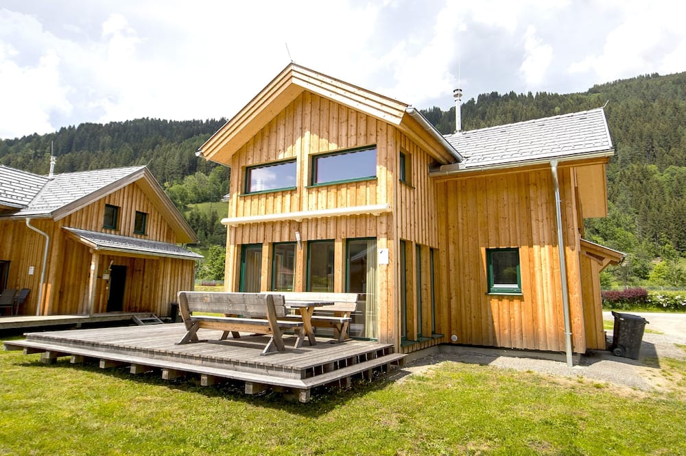 Alpine chalet with infrared sauna and whirlpool
