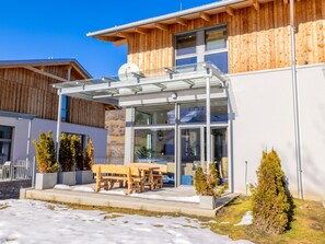Outdoor dining - House with sauna, ski lift walking distance (Kreischberg)