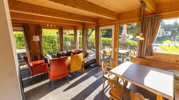 Fernseher, Stereoanlage