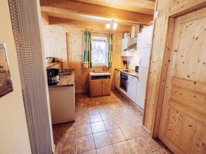 Kühlschrank, Ofen, Herdplatte, Geschirrspüler