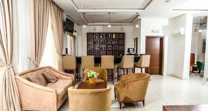 Stratton 38 Asokoro