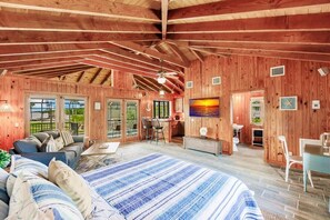 2 室のベッドルーム、アイロン / アイロン台、WiFi、ベッドシーツ