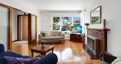 Retro Retreat I Geelong Home Ideal for Families