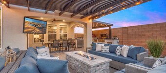 Hillside Retreat Private Swim Spa & Hot Tub, Game Room & SLP 20