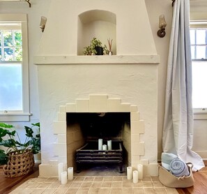 Interior - Luxurious Temescal Retreat near UC-Berkeley with Firepit Patio & Outdoor Dining (Oakland)