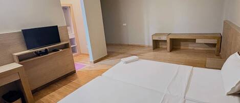 Luxury Double Room, City View