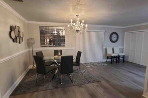 Dining - Modern Paradise! Near Restaurants-Shopping-Beaches (Pompano Beach)