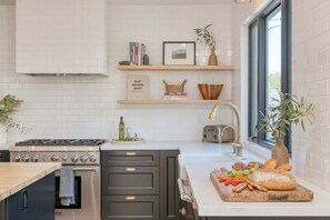 冰箱、烤箱、炉灶、洗碗机