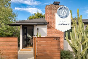 Exterior detail - Silver Screen by AvantStay | Luxe Backyard Escape (Los Angeles)