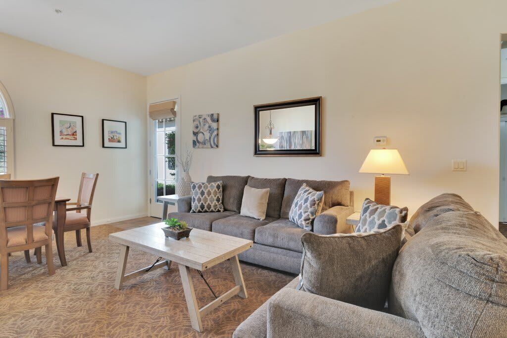 TV, fireplace, DVD player, offices