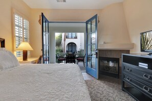 1 sovrum, skrivbord, strykjärn/strykbräda och wi-fi