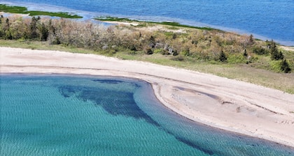 Waterfront House near Pomquet Beach- 2 bedrooms, Pet-Friendly