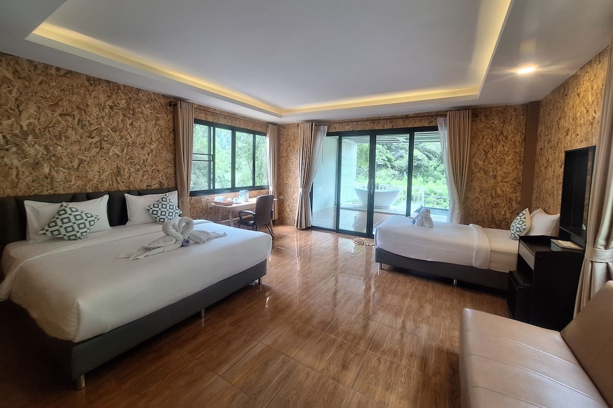 Comfort Triple Room, 1 Bedroom, Bathtub, River View | 1 bedroom, free WiFi
