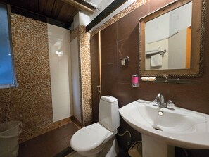Douche, articles de toilette gratuits