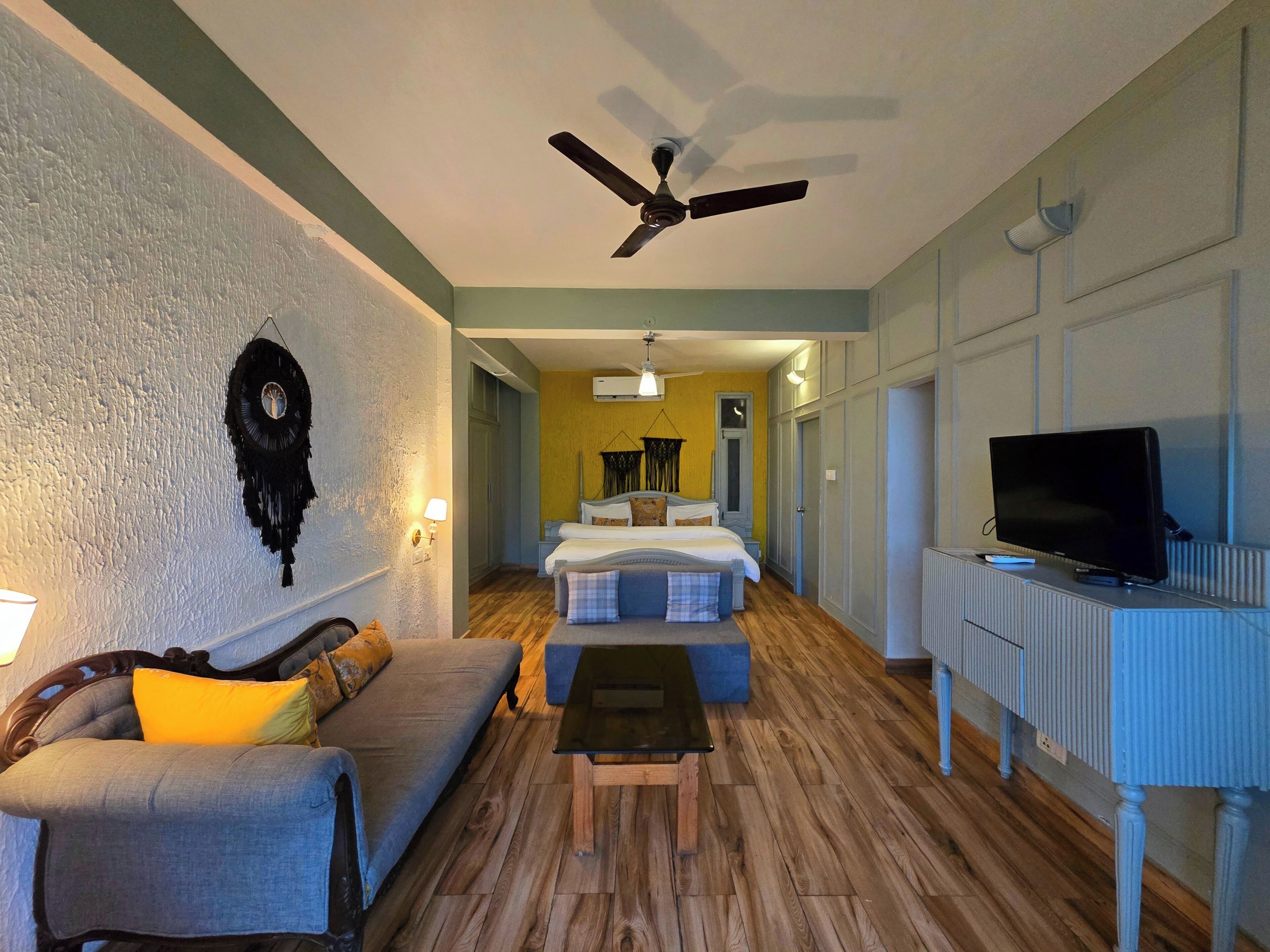 Family Room | Free WiFi