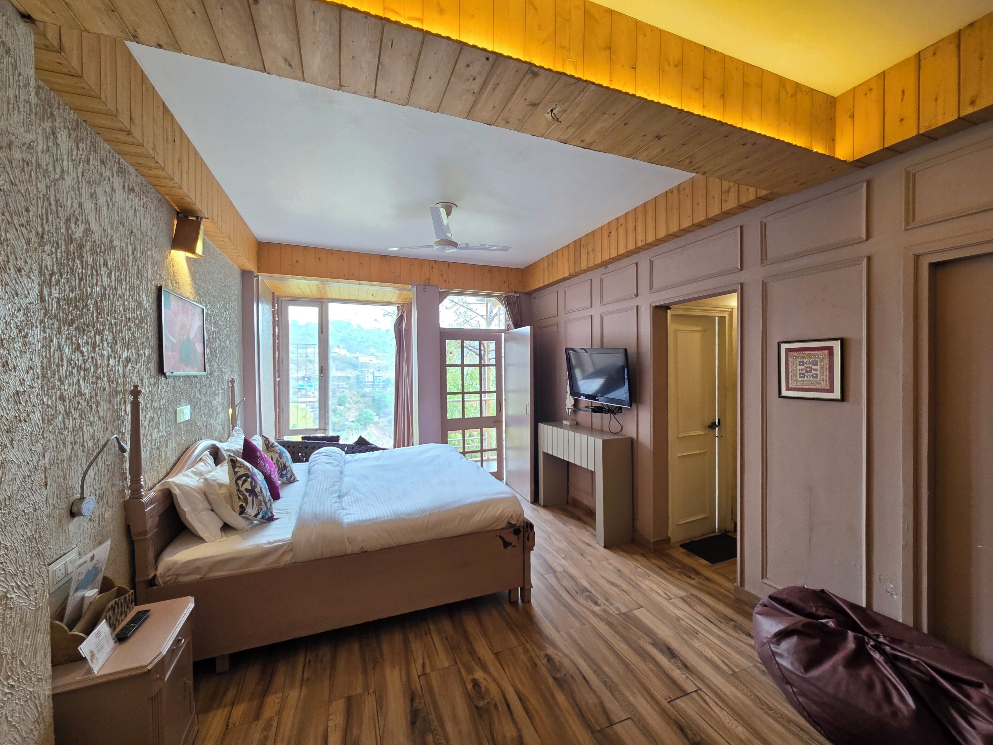 Family Room | Free WiFi