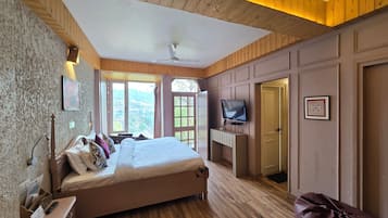 Family Room | Free WiFi