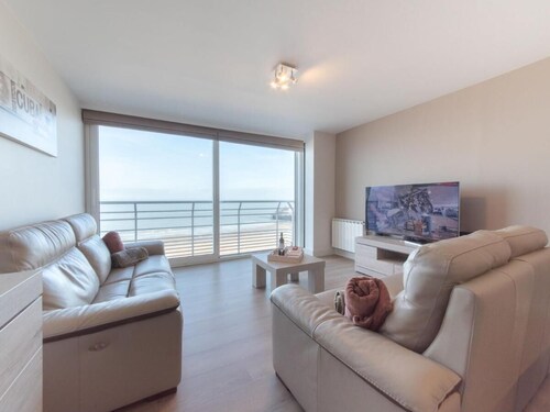 Modern apartment with beautiful sea view!