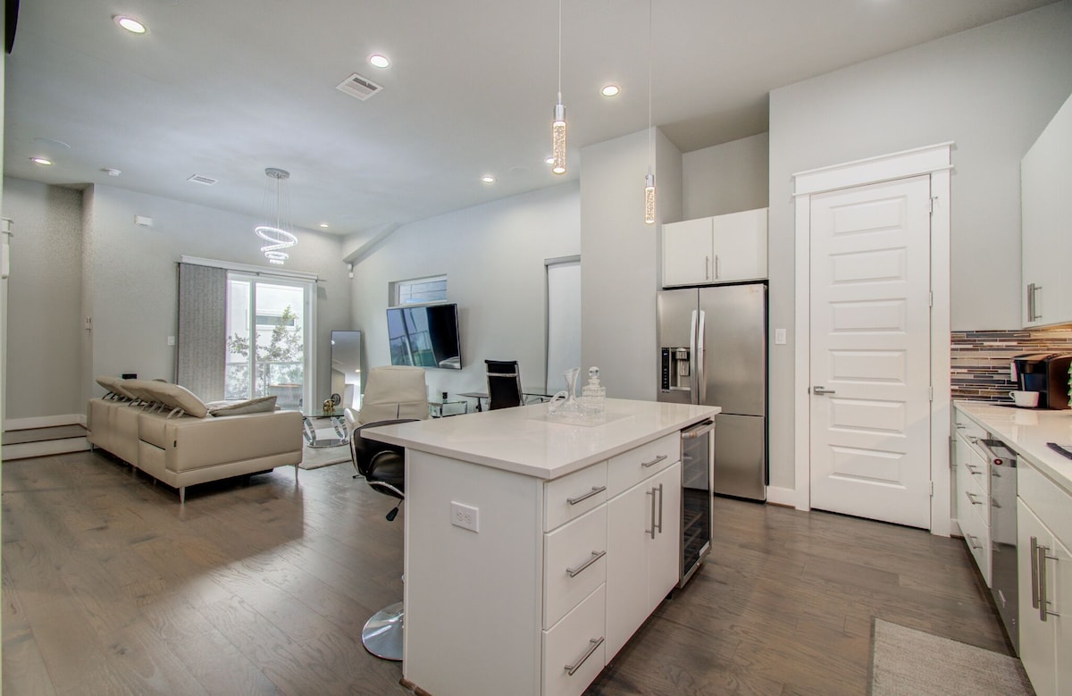 Photo 15 of Luxurious Houston NRG/Medical Center Townhome