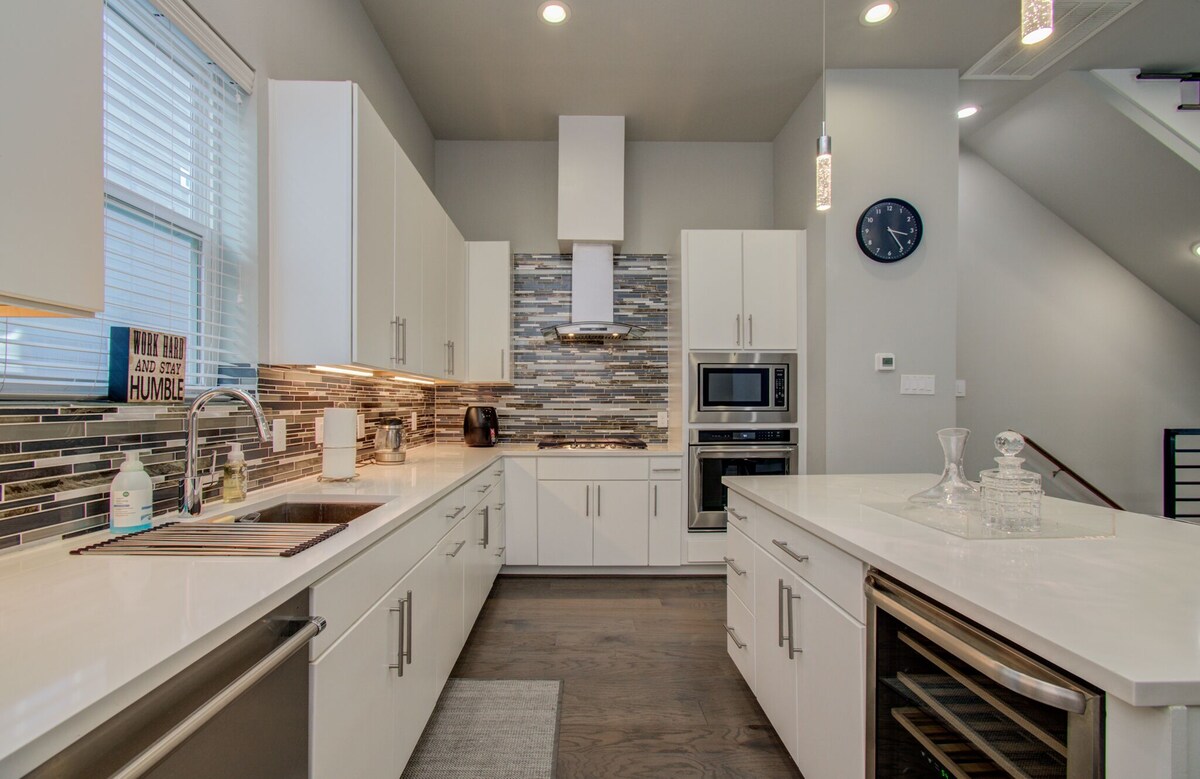 Photo 13 of Luxurious Houston NRG/Medical Center Townhome