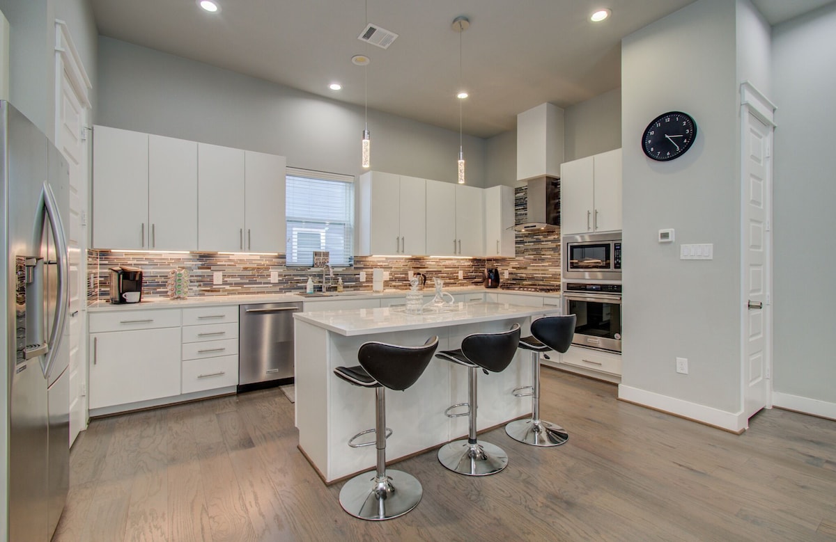 Photo 12 of Luxurious Houston NRG/Medical Center Townhome