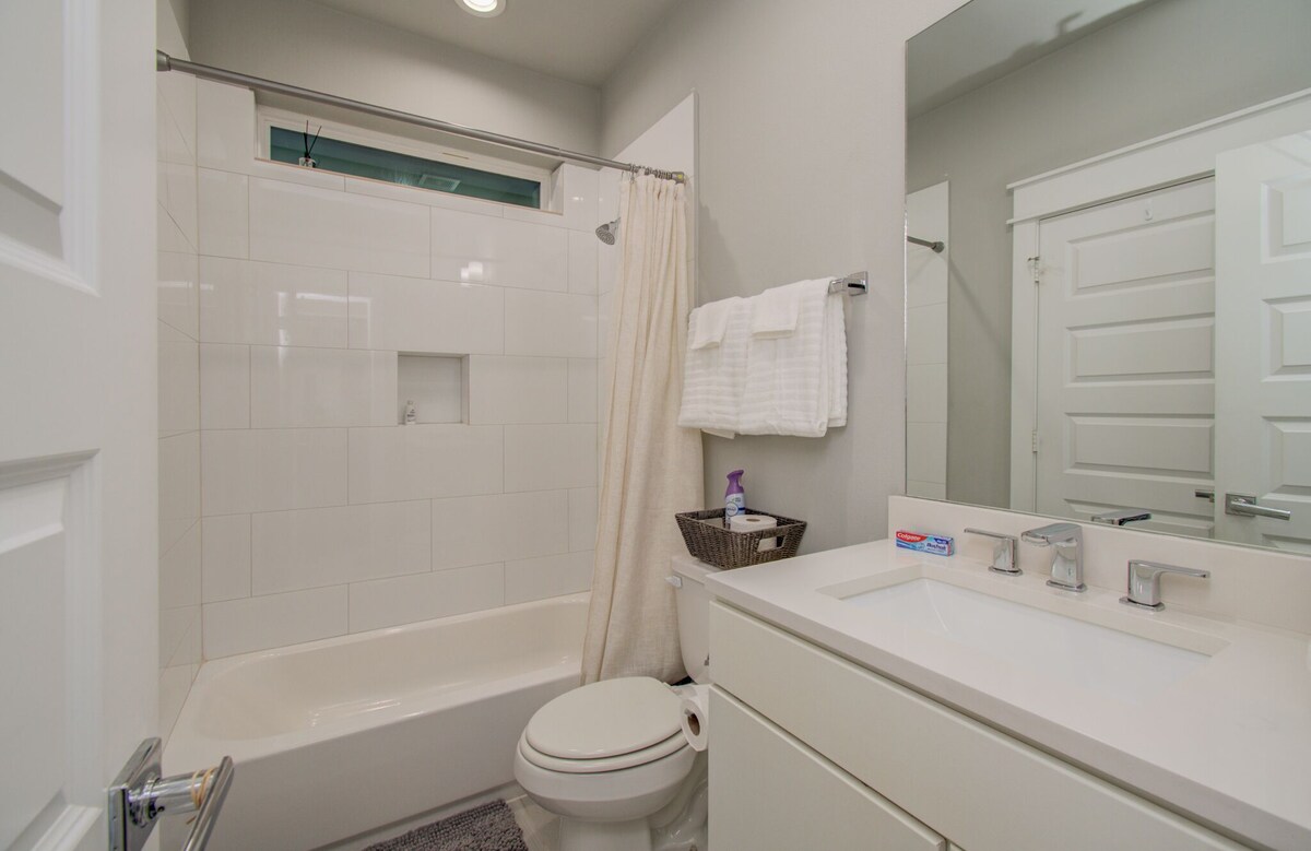 Photo 6 of Luxurious Houston NRG/Medical Center Townhome