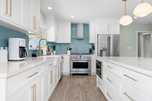 Hilltop luxe retreat with breathtaking views