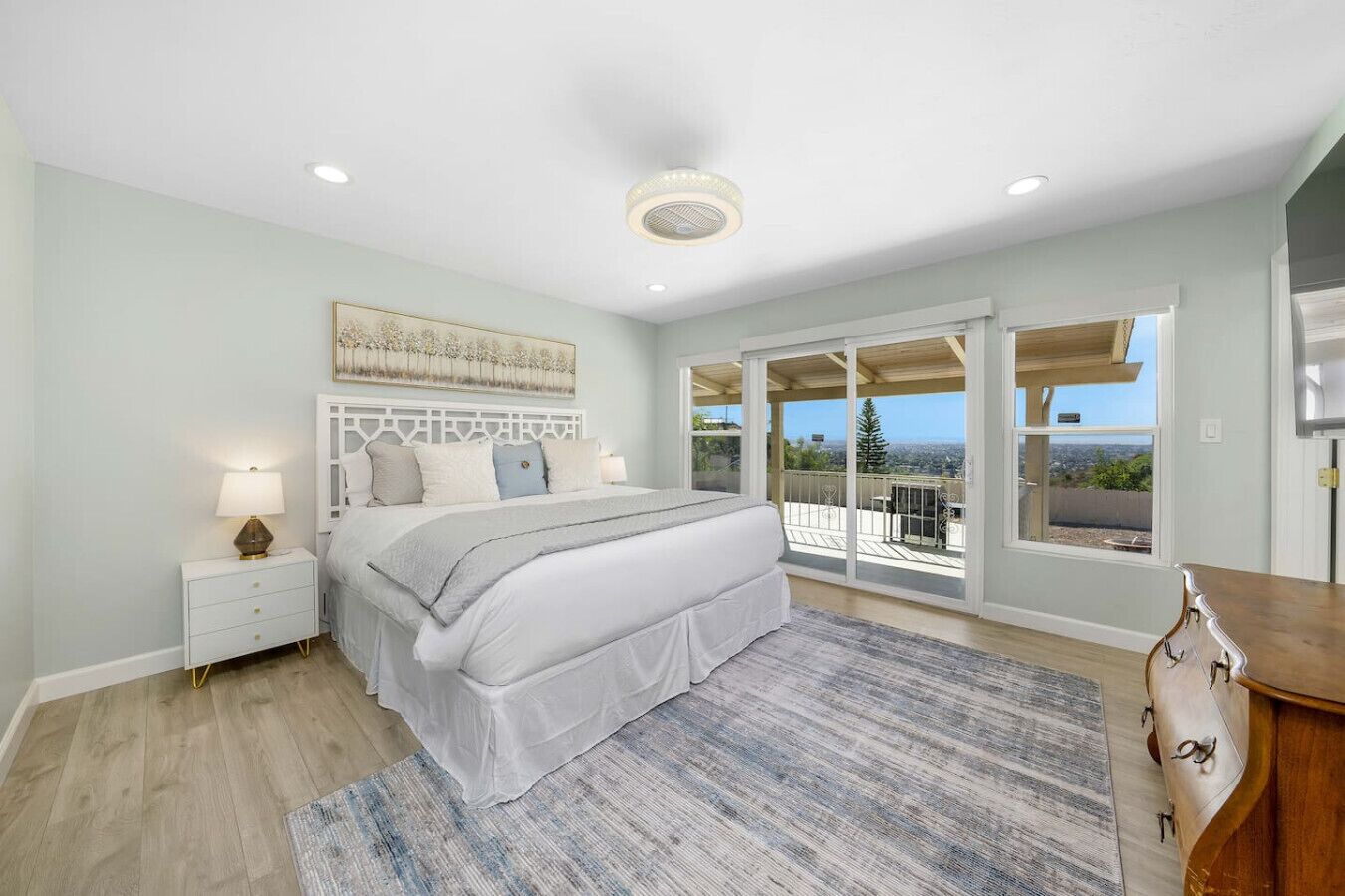 3 bedrooms, iron/ironing board, travel crib, WiFi