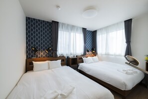 Royal Villa | 4 bedrooms, blackout drapes, iron/ironing board, free WiFi