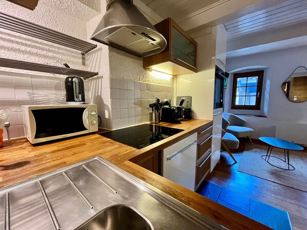 Fridge, microwave, dishwasher