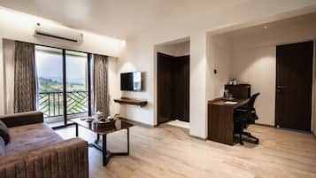 Basic Studio Suite | Living area | 42-inch Smart TV with digital channels