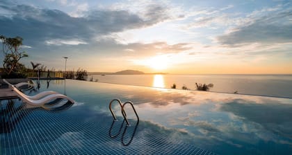 Sunrise Oceanfront Mui Ne - V Ruby