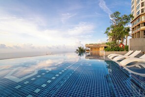 4 outdoor pools - Sunrise Oceanfront Mui Ne - V Ruby (Phan Thiet)