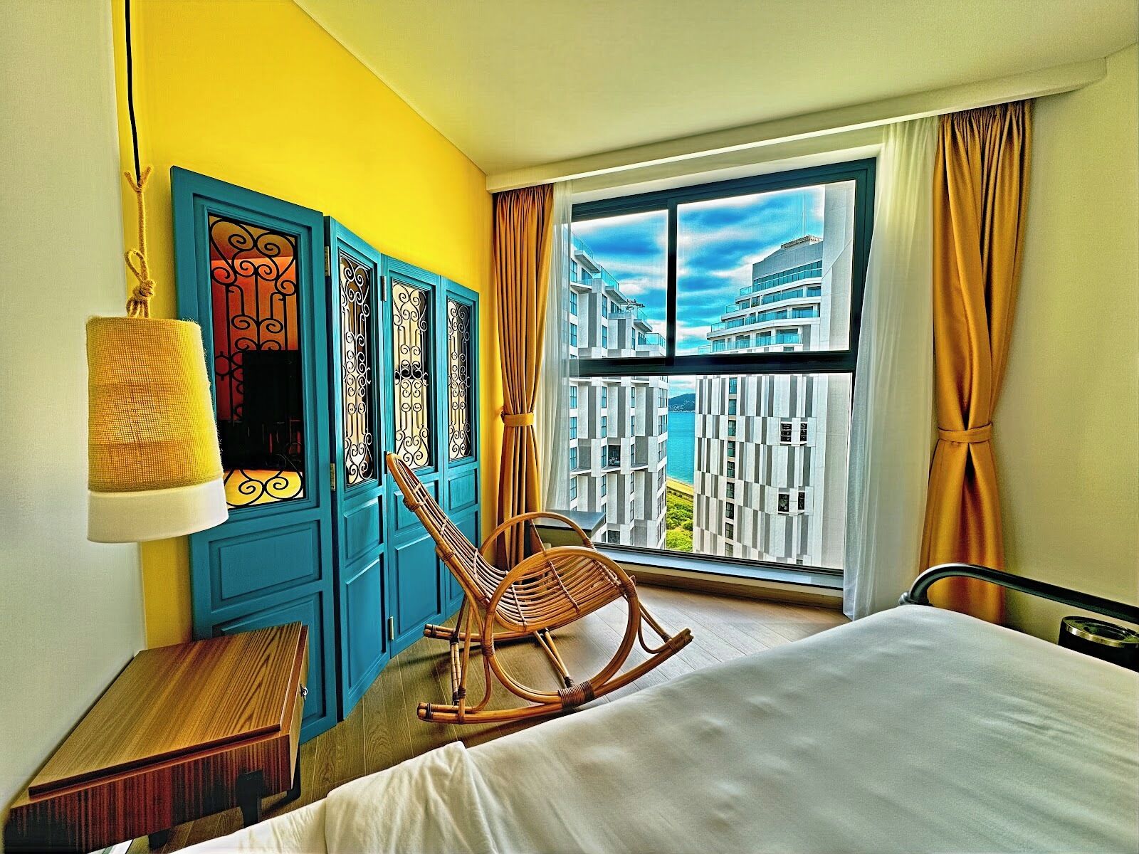 Tomannsrom – deluxe, hageutsikt | Sengetøy av topp kvalitet, safe på rommet og individuelt dekorert