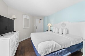 2 bedrooms, internet, bed sheets - Seaside King Suite 12th Flr Free Breakfast (Myrtle Beach)
