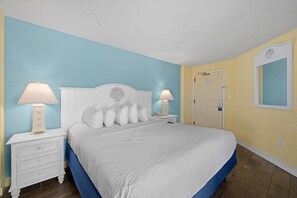 1 bedroom, WiFi, bed sheets - Oceanfront King Suite with Free Breakfast 4th Flr (Myrtle Beach)