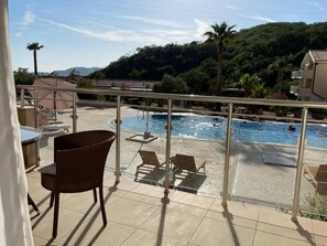 Seasonal outdoor pool - Sunset Poolside Retreat BlueH (Pržno)