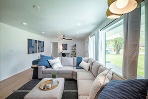 Smart-TV, kontorer og PC-skjermer