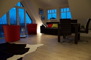 TV, books, music library, stereo
