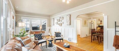 Televisor, llar de foc i estèreo