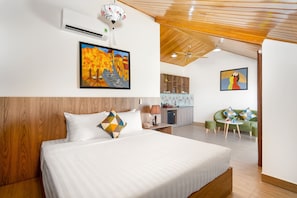Deluxe Studio, 1 King Bed, Balcony, River View | Premium bedding, pillowtop beds, individually decorated - 1 Stop Vivi An Bang Beach Hoi An Hotel (Da Nang)
