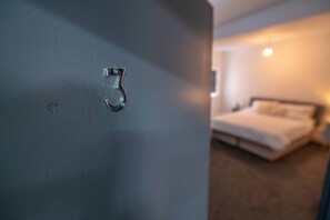 Studio, 1 queensize-seng | Strykejern/-brett, wi-fi (inkludert) og sengetøy