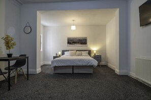 Studiolejlighed - 1 queensize-seng | 1 soveværelse, strygejern/strygebræt, gratis Wi-Fi, sengetøj