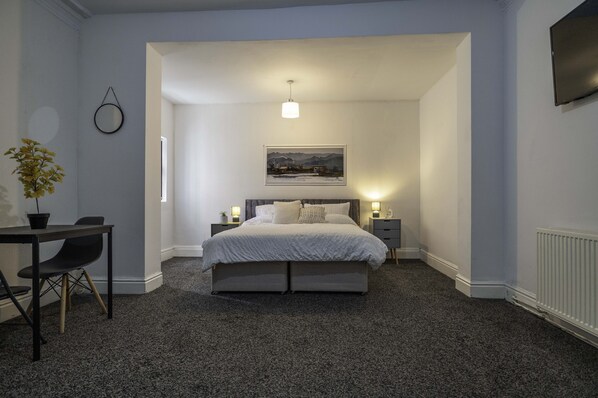 Studio, 1 queensize-seng | Strykejern/-brett, wi-fi (inkludert) og sengetøy